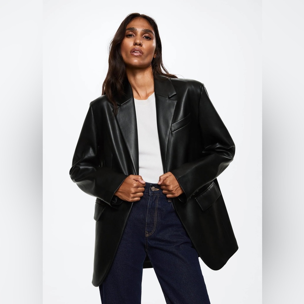 MANGO - Oversized Faux Leather Black Blazer - XS